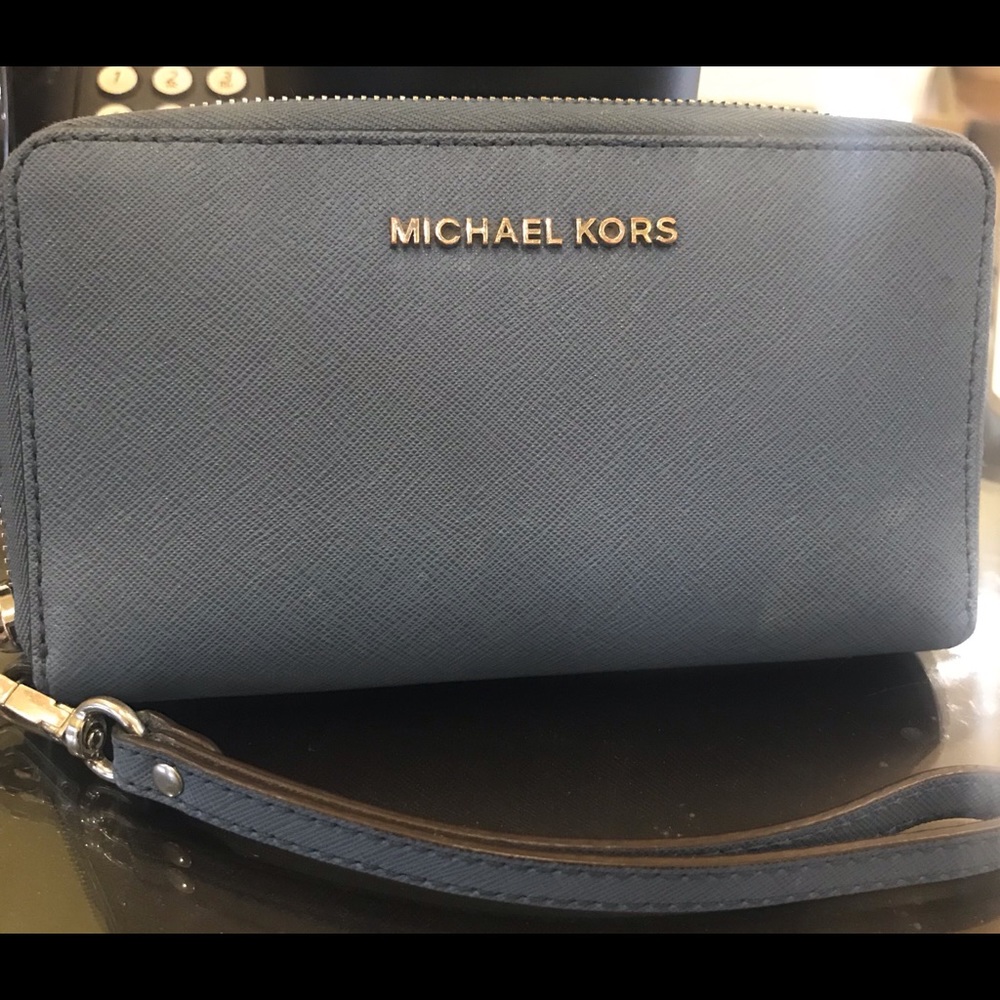 Michael Kors Wristlet/Wallet